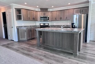 17019 Coventry Ln in Holly, MI - Building Photo