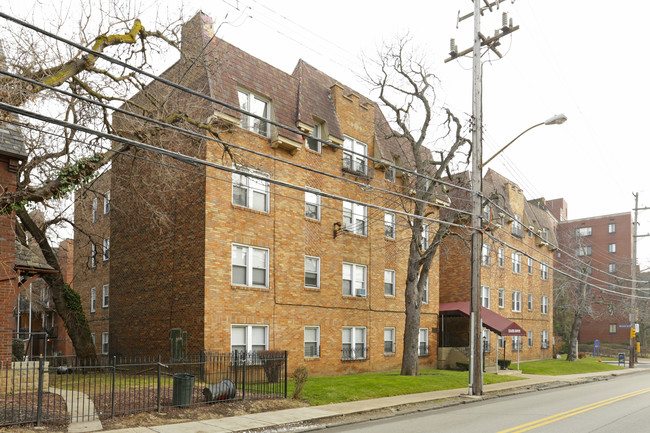 Thames Manor in Pittsburgh, PA - Foto de edificio - Building Photo