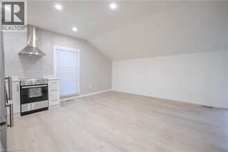 169 Drummond St in Brantford, ON - Building Photo - Building Photo