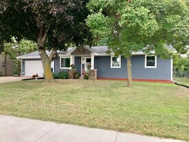 3540 N Gillett St in Appleton, WI - Building Photo