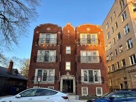 911 Maple Ave in Evanston, IL - Building Photo