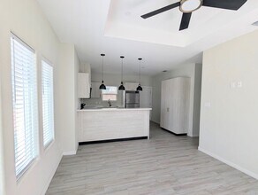 1320 N McColl Rd in Edinburg, TX - Foto de edificio - Building Photo