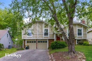 13008 W 102nd Terrace in Lenexa, KS - Building Photo