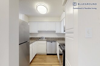 2251 Pimmit Dr in Falls Church, VA - Building Photo - Building Photo