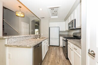 26463 Arboretum Way in Murrieta, CA - Building Photo - Building Photo