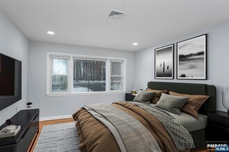 76 Farview Terrace in Paramus, NJ - Building Photo - Building Photo