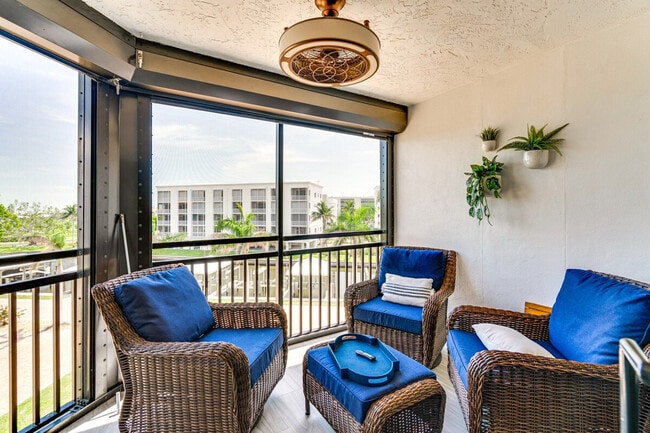 4263 Bay Beach Ln in Fort Myers Beach, FL - Building Photo - Building Photo