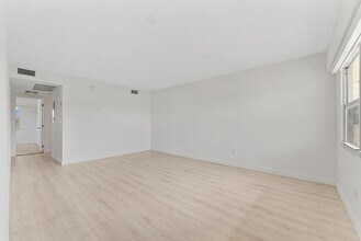 71 Fanshaw B in Boca Raton, FL - Foto de edificio - Building Photo