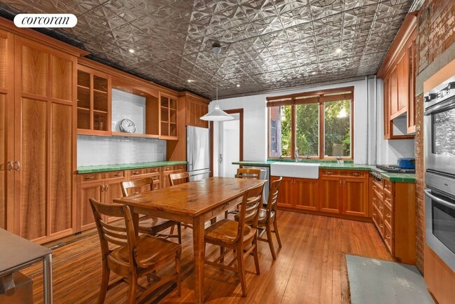 131 1/2 Noble St in Brooklyn, NY - Building Photo - Building Photo