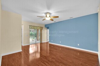 3677 Serena Ln in Clermont, FL - Foto de edificio - Building Photo