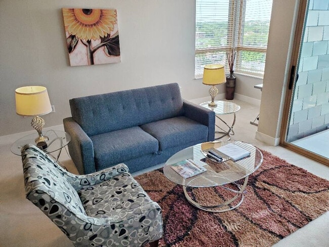 1813 E Jarvis St in Shorewood, WI - Building Photo - Building Photo