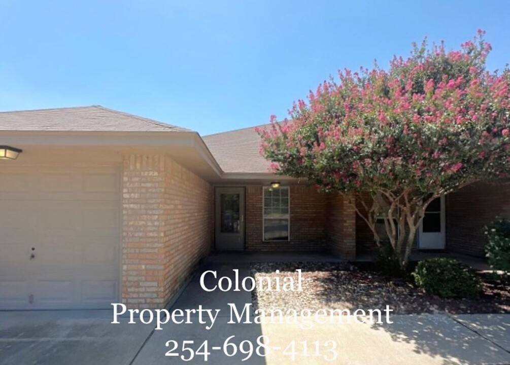 2102 Wildewood Dr in Harker Heights, TX - Foto de edificio
