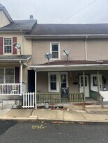 142-144 Jamestown St in Lehighton, PA - Building Photo