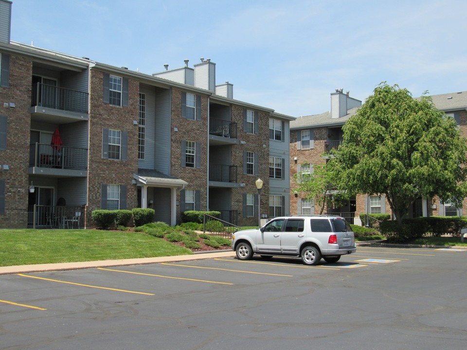 Carriage Hill Condos and Apartments in Sidney, OH - Building Photo