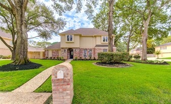 9115 Taidswood Dr in Spring, TX - Building Photo