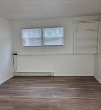 284 W 12th St in Elmira, NY - Building Photo - Building Photo