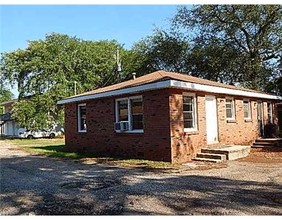 Oasis Apartments in Biloxi, MS - Building Photo - Building Photo