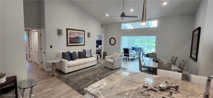 421 Kings Way in Naples, FL - Building Photo - Building Photo