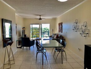 2105 Lavers Cir in Delray Beach, FL - Building Photo - Building Photo