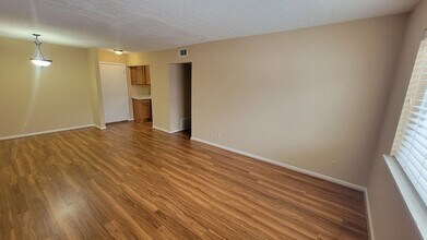 2101 Speed Ave in Louisville, KY - Building Photo - Interior Photo