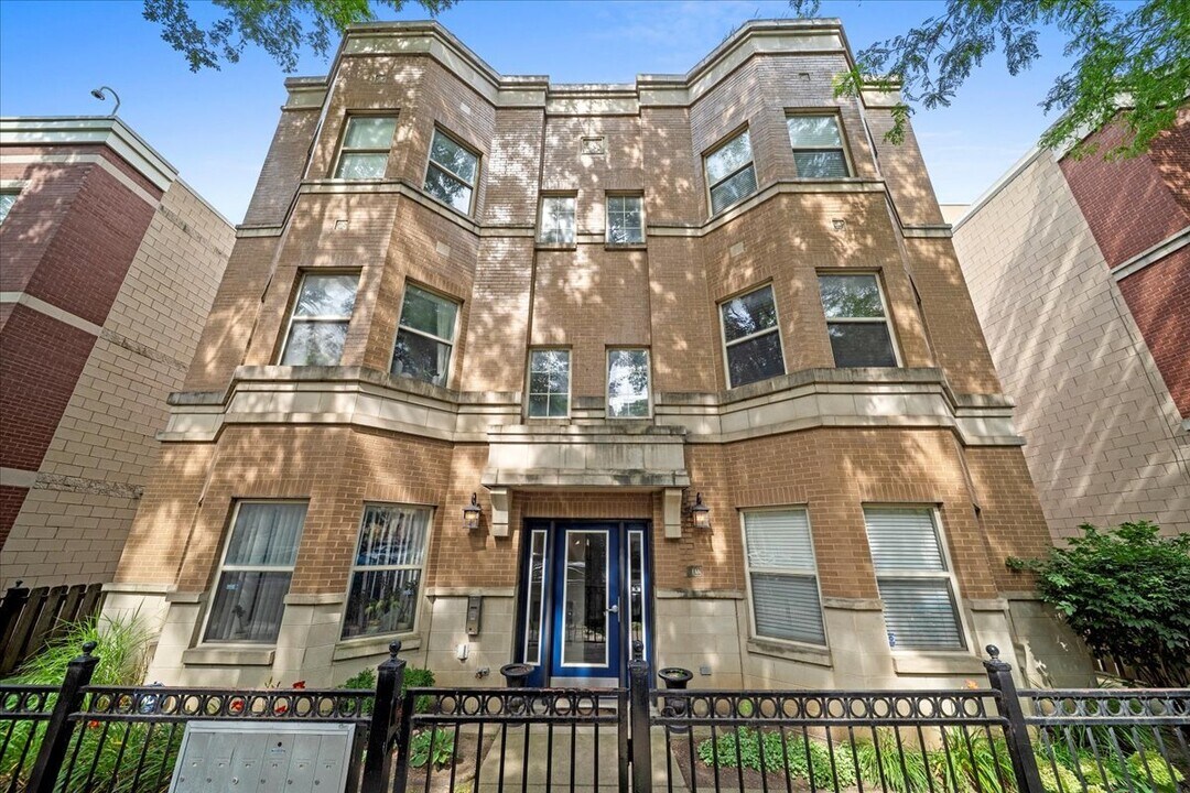 1022 S Racine Ave in Chicago, IL - Building Photo