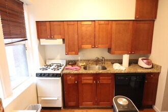 2003 Commonwealth Ave in Boston, MA - Foto de edificio - Building Photo