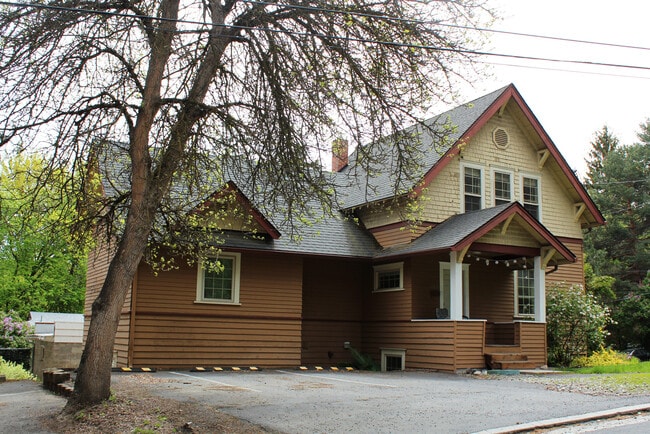 1000 NE B St in Pullman, WA - Building Photo - Building Photo