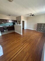 437 E Girard Ave, Unit 3 in Philadelphia, PA - Building Photo