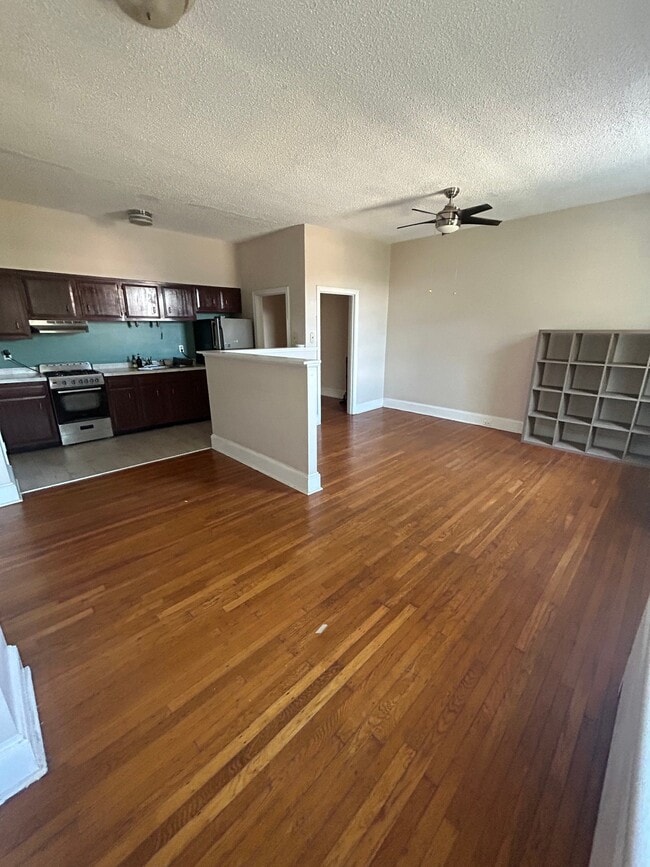 437 E Girard Ave, Unit 3