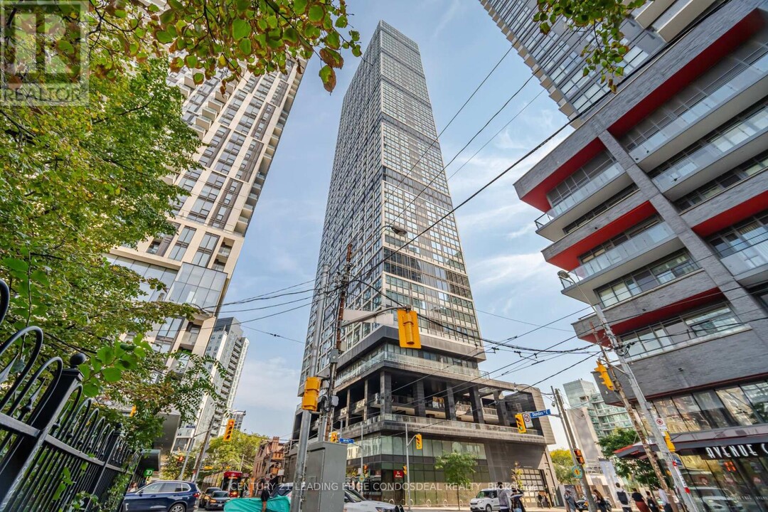 181-3181 Dundas St E in Toronto, ON - Building Photo