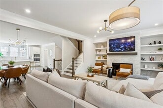 1368 Live Oak Ln in Brookhaven, GA - Building Photo - Building Photo