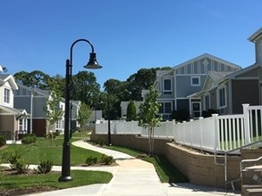 Liberty Landing in Lake Ronkonkoma, NY - Building Photo - Building Photo