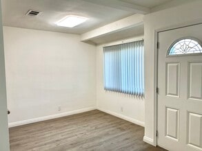6955 Calhoun Ave in Van Nuys, CA - Building Photo - Building Photo