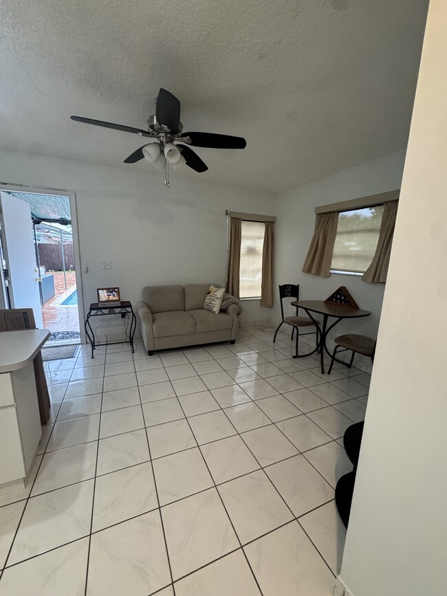5501 SW 89th Ave, Unit 1/1 Spacious Efficient, Unit 1/1 Spacious Efficient