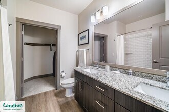 2650 S McDonald St in McKinney, TX - Foto de edificio - Building Photo