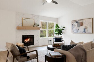 8104 Doe Meadow Dr in Austin, TX - Building Photo - Building Photo