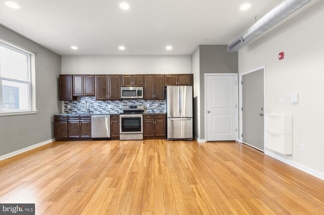 2418 Frankford Ave