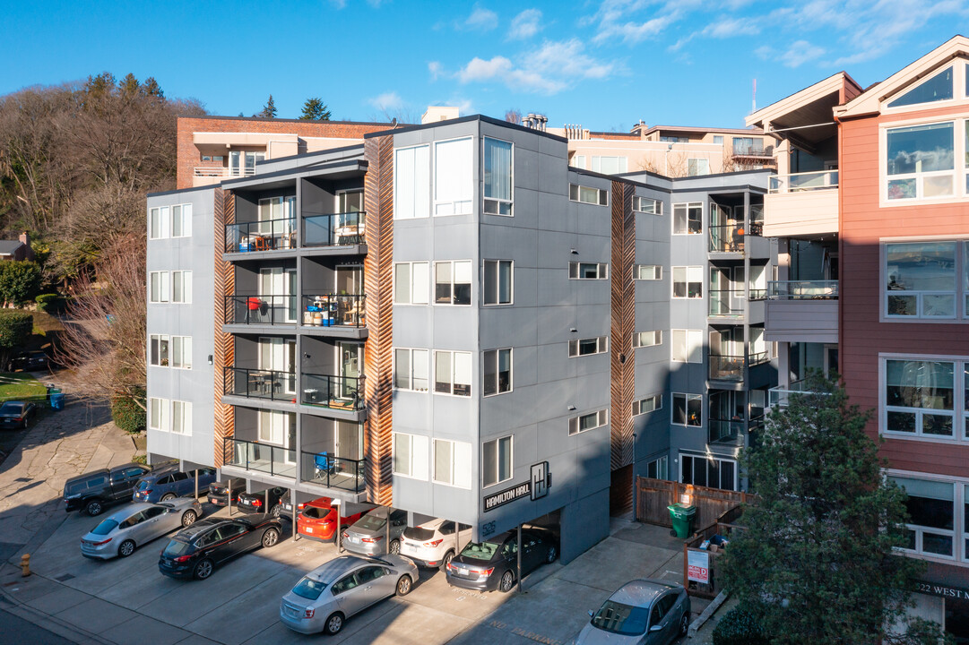 Bayview Heights in Seattle, WA - Building Photo