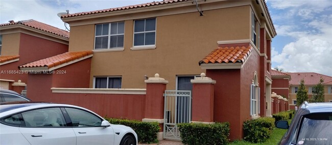 6103 NW 116 Pl in Doral, FL - Building Photo - Building Photo