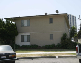 9624 Belford Ave in Los Angeles, CA - Building Photo