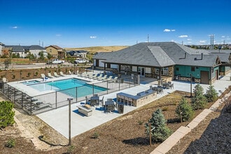 The Artifact Townhomes in Aurora, CO - Foto de edificio - Building Photo