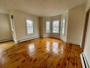 216 Front St in Exeter, NH - Building Photo - Building Photo