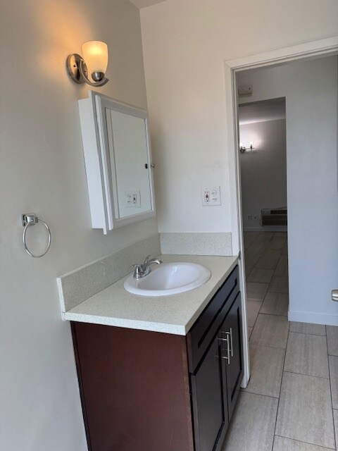 13401 Victory Blvd, Unit #1 in Van Nuys, CA - Building Photo - Building Photo