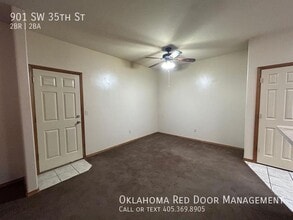 901 SW 35th St in Moore, OK - Building Photo - Building Photo