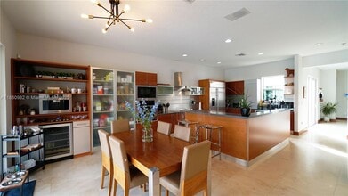 7031 NW 113th Ct in Doral, FL - Building Photo - Building Photo