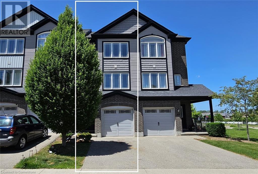 12 Poplar Dr in Cambridge, ON - Building Photo