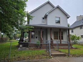 614 S 19th Ave in Minneapolis, MN - Building Photo