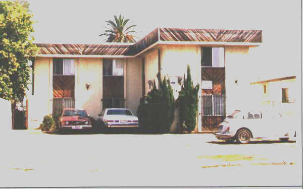 2818 Clay Ave in San Diego, CA - Foto de edificio - Building Photo