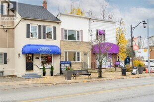 4968 King St in Beamsville, ON - Building Photo