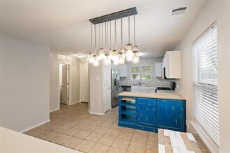 2224 Bluffstone Dr, Unit 1 in Round Rock, TX - Building Photo - Building Photo